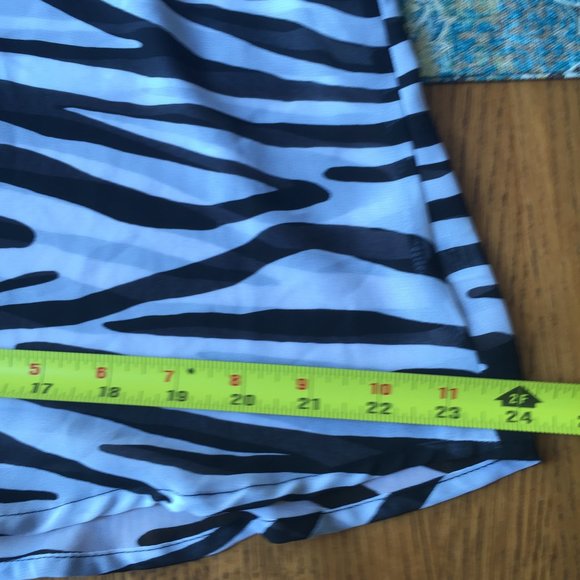 a.n.a. Zebra Print Sheer Button-Front Blouse Size L Black & White - Picture 14 of 14